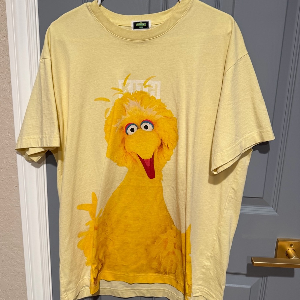 KITH X Sesame Street Big Bird Tee - Picture 2 of 4